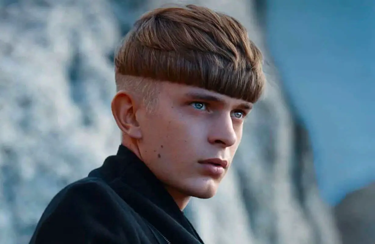 Coupe au Bol Homme : la Coiffure Rétro Tendance